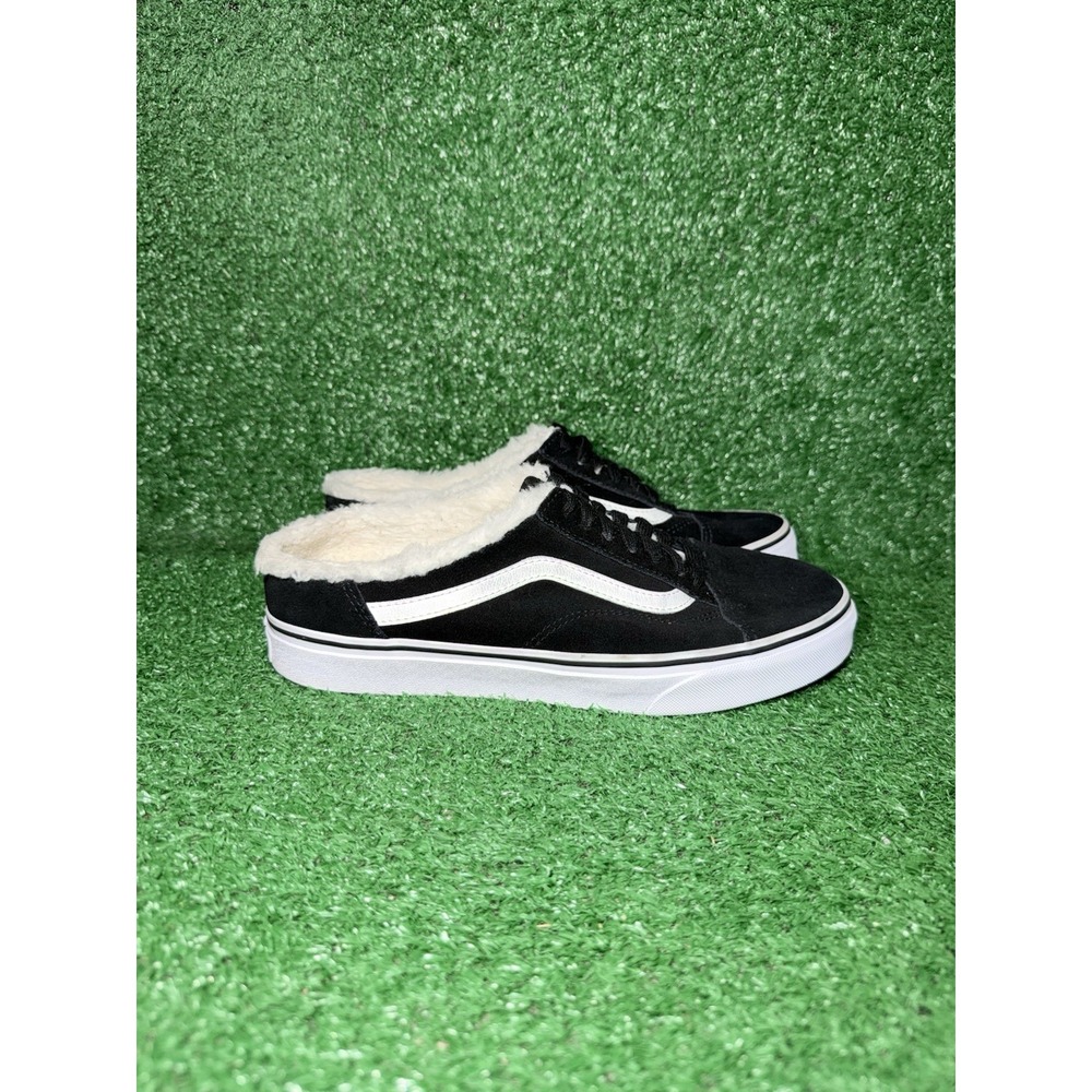 VANS Old Skool Mule Womens Size 10 Black White Low Top Shoes Fur Lined Sneakers